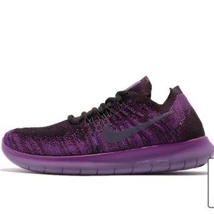 NIKE woman’s free flyknit running shoe